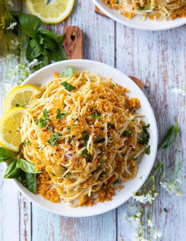 Spaghetti Aglio e Olio with Fresh Herbs