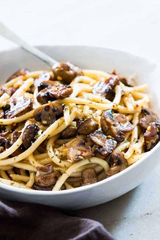 Spaghetti Aglio e Olio with Mushrooms