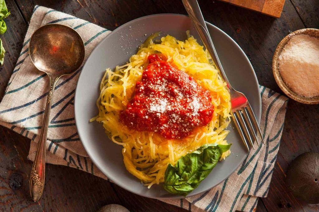 Spaghetti Squash with Tomato Sauce