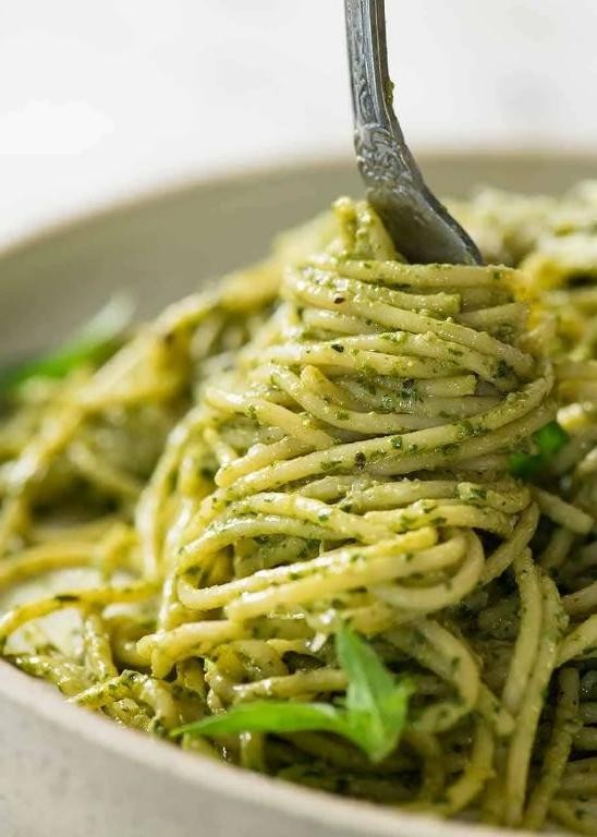 Spaghetti with Pesto Sauce