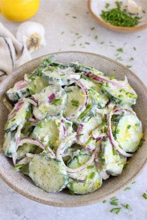 Spanish Cucumber and Yogurt Salad