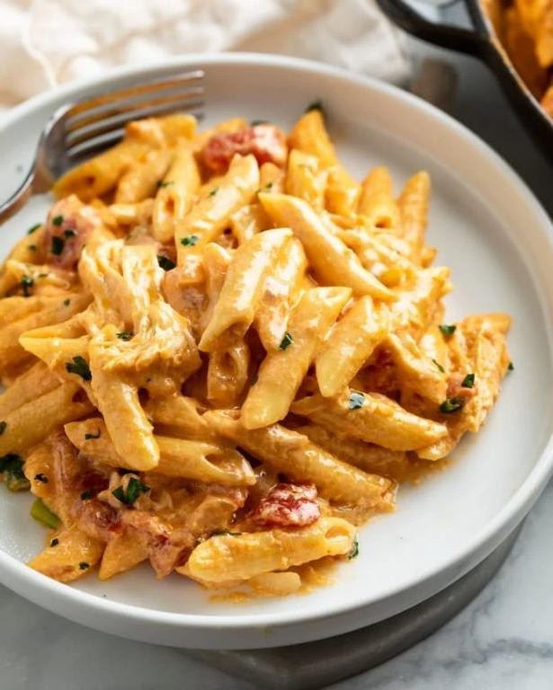Spicy Buffalo Chicken Pasta Bake