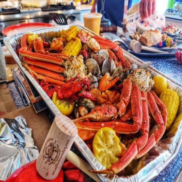 Spicy Cajun Seafood Steamer Pot