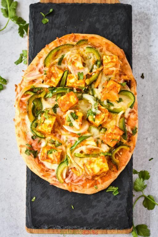Spicy Paneer Naan Pizza