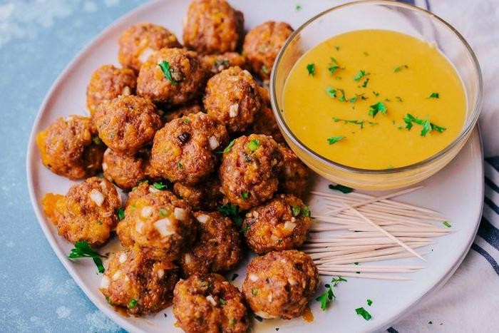 Spicy Sausage Cheese Ball