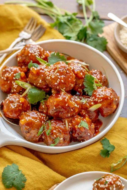 Spicy Sriracha Honey Crockpot Meatballs
