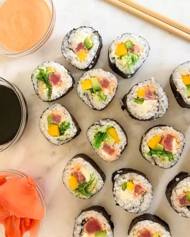 Spicy Tuna Roll with Mango Salsa