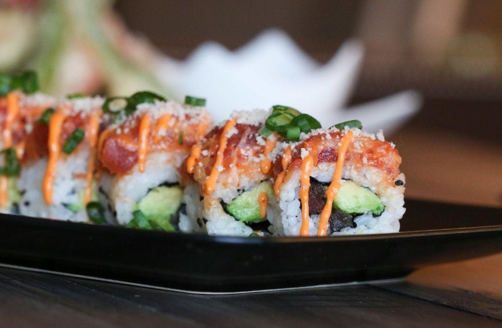 Spicy Tuna Roll with Spicy Mayo Drizzle