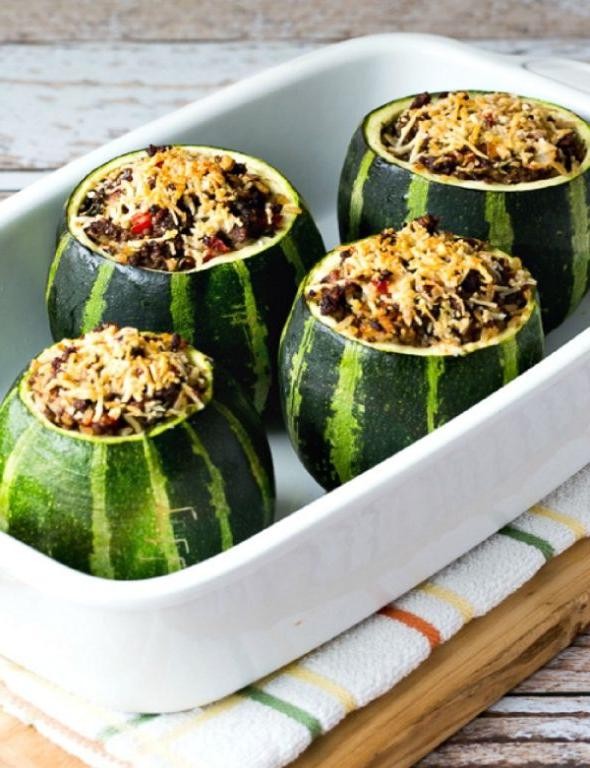 Spinach and Ground Beef Stuffed Zucchini