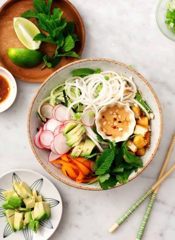 Spiralized Daikon Radish Noodles