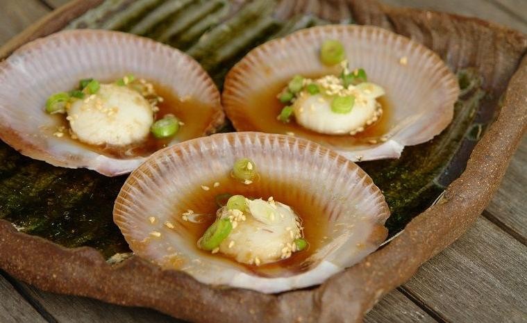 Steamed Scallops with Ginger and Scallions