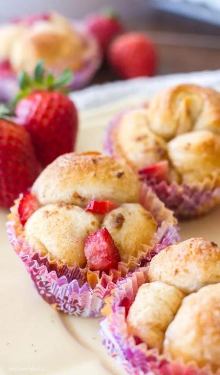 Strawberry Cheesecake Monkey Balls