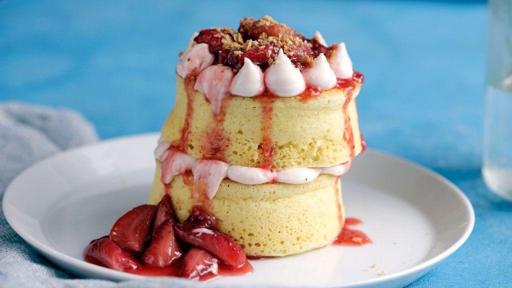 Strawberry Cheesecake Souffle Pancakes