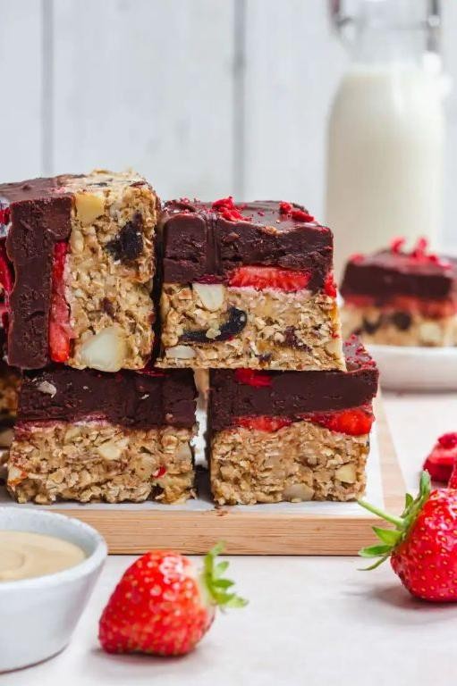 Strawberry Granola Bars