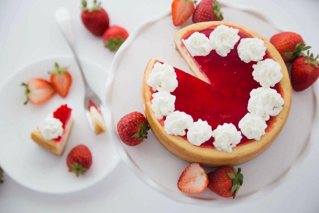 Strawberry Keto Chow Cheesecake
