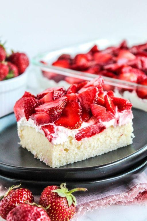 Strawberry Shortcake Scotcheroos