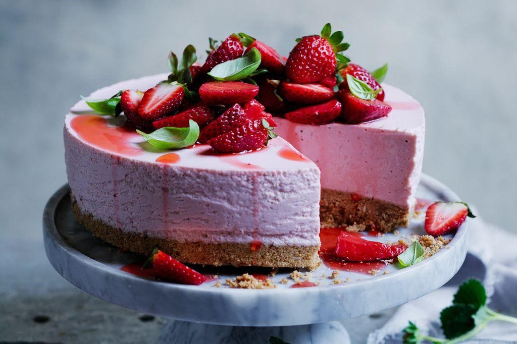 Strawberry Yogurt Cheesecake