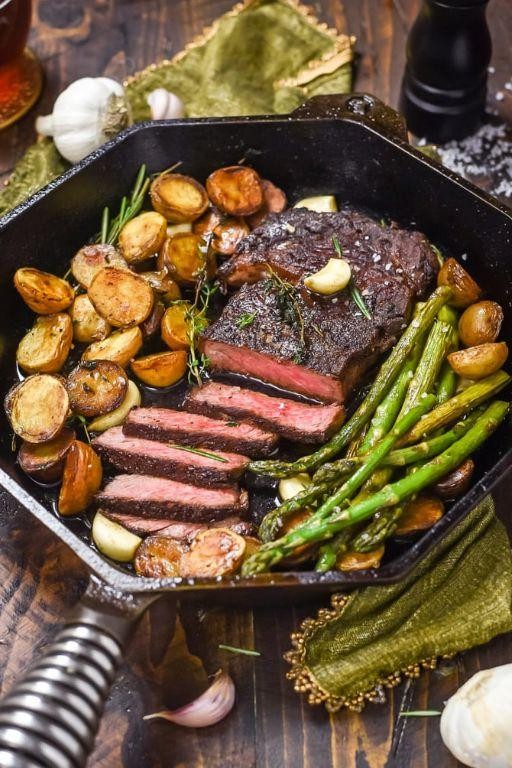 Strip Loin Steak with Grilled Asparagus