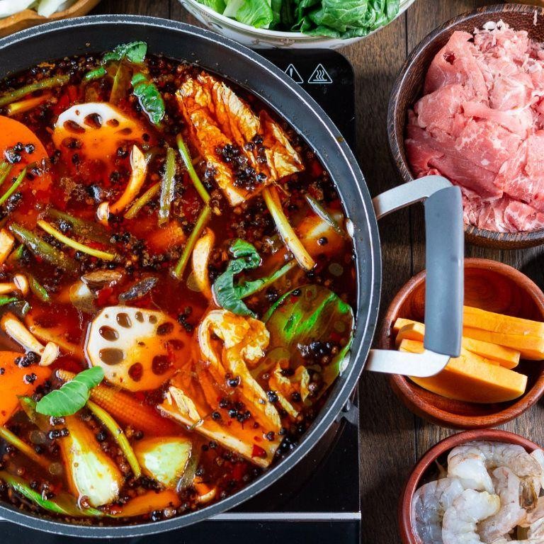 Szechuan Spicy Seafood Steamer Pot