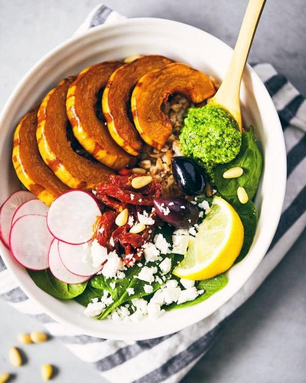 Teff and Spinach Grain Bowl with Almonds