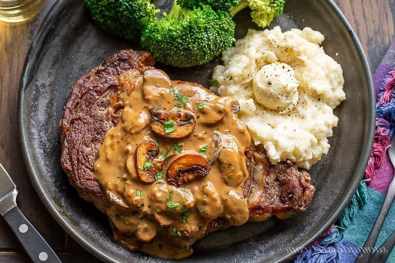 Thin Sirloin Steak with Mushroom Sauce