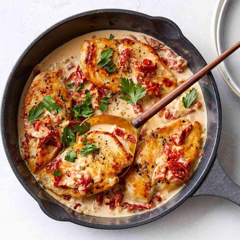 Thin Sliced Chicken Breast with Sundried Tomato Cream Sauce