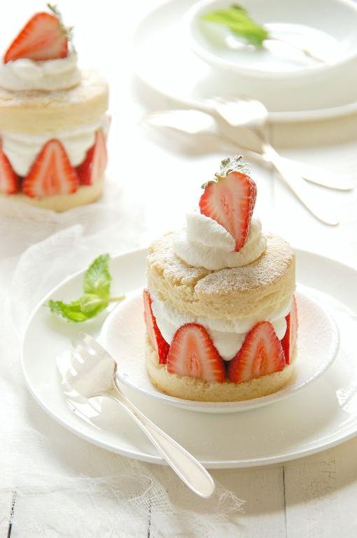 Tiny Strawberry Shortcakes
