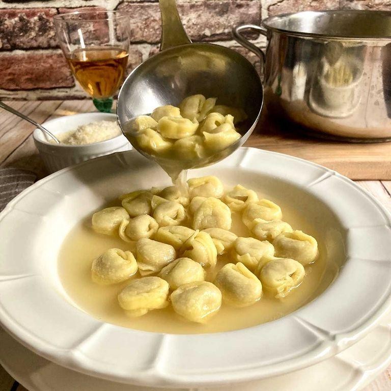 Tortellini in Brodo