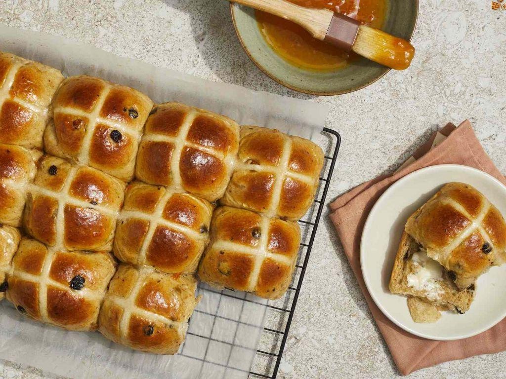 Traditional Hot Cross Buns