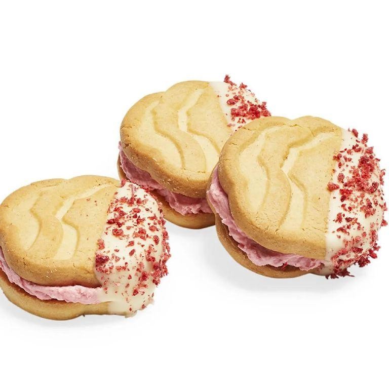 Trefoils Strawberry Shortcake Cookies