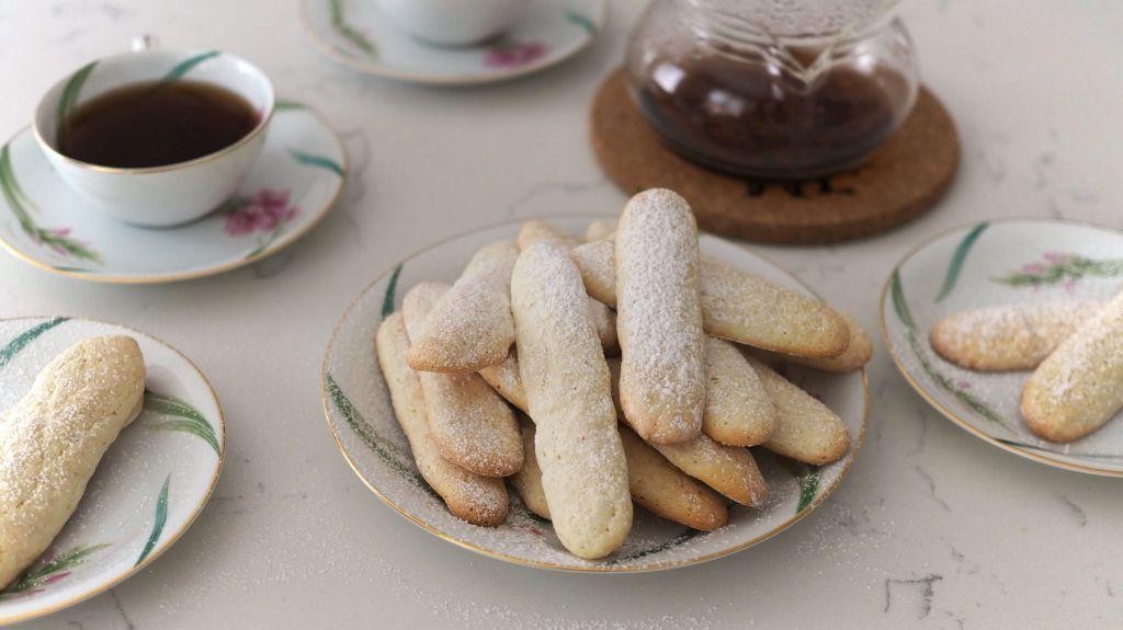 Vanilla Bean Ladyfinger Cookies