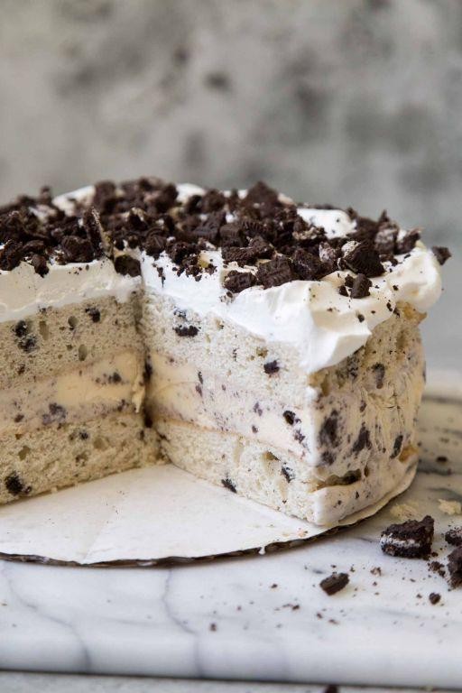 Vanilla Cookies and Cream Ice Cream Cake