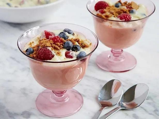 Vanilla Pudding with Fresh Berries
