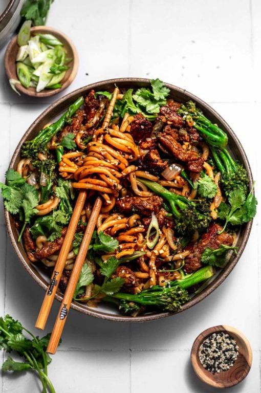 Vegan Hibachi Noodles with Seitan