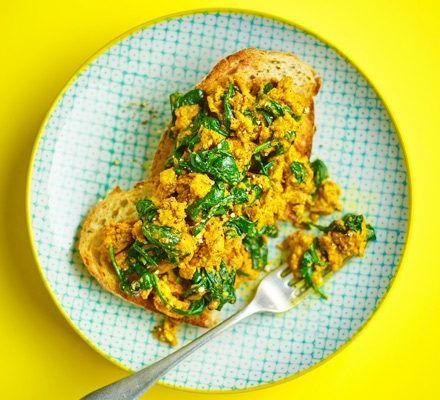 Vegan Scrambled Eggs with Turmeric and Black Salt