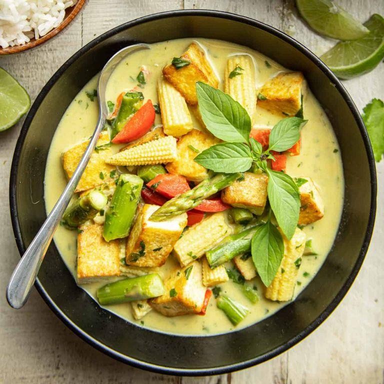 Vegetable Green Curry with Tofu
