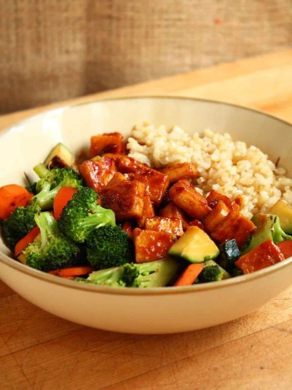 Vegetable Stir Fry with Tofu and Brown Rice