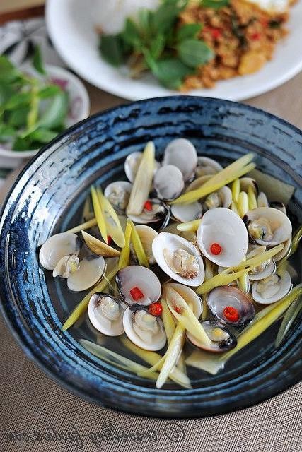 Vietnamese Lemongrass Seafood Steamer Pot