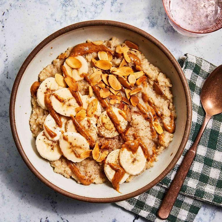 Warm Cinnamon Quinoa Breakfast Bowl