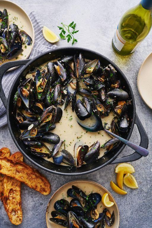 White Wine Garlic Butter Mussels