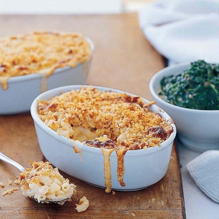 Baked Macaroni and Cheese with Three Cheeses