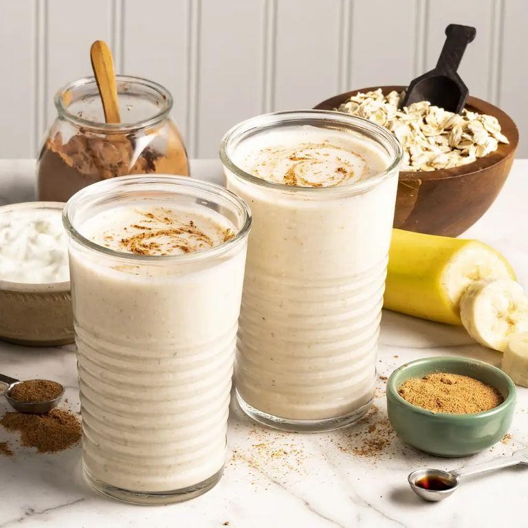 Banana and Almond Milk Detox Juice