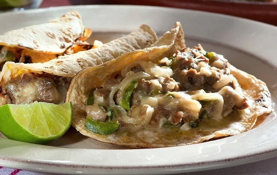 Bistec con Queso