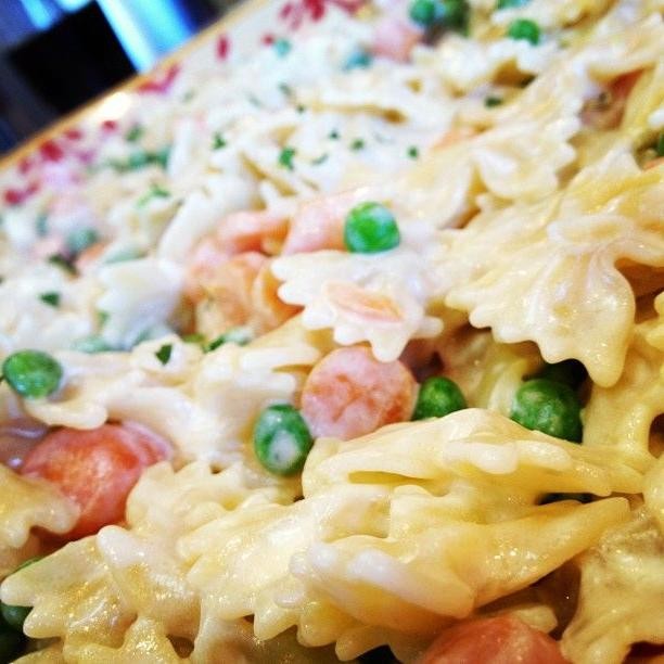 Butterfly Pasta with Peas and Carrots