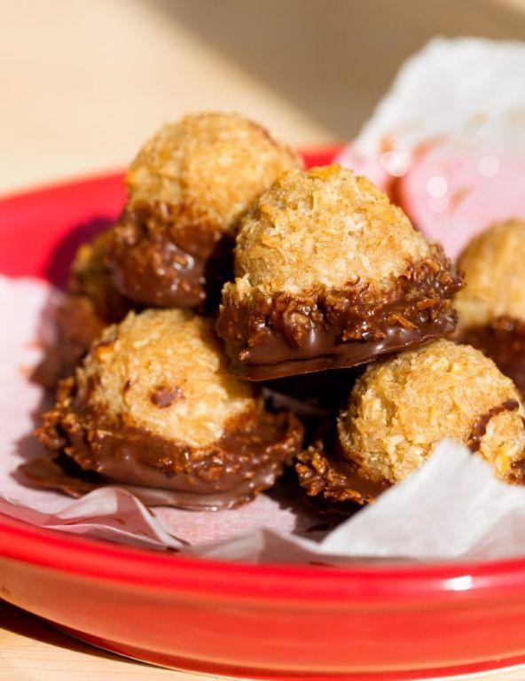 Chocolate Coconut Macaroons with Peanut Butter