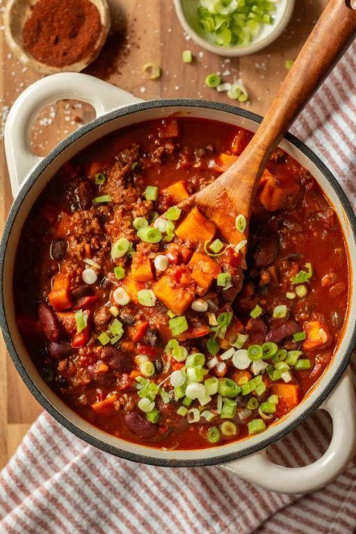 Dutch Oven Ground Beef and Bean Chili