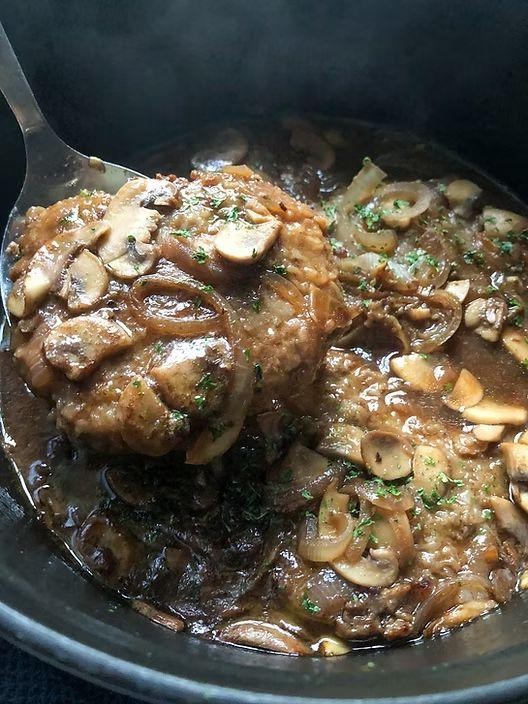 Dutch Oven Ground Beef and Mushroom Gravy