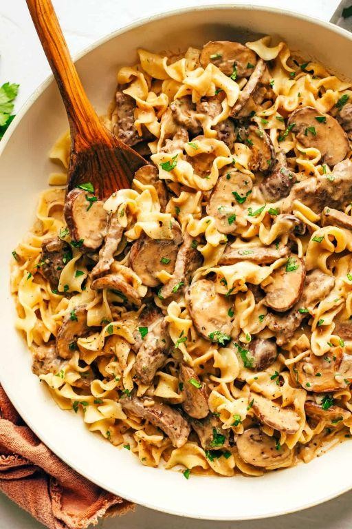 Easy Beef Stroganoff with Garlic