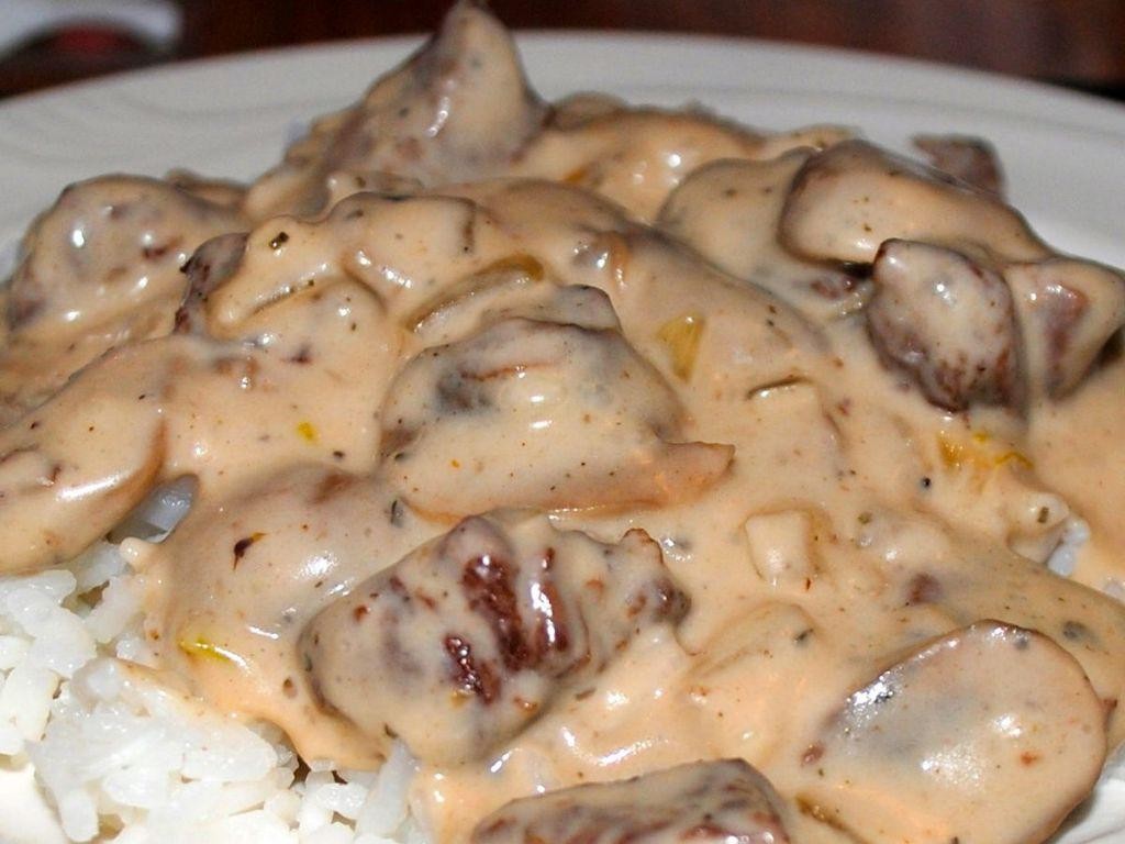Easy Beef Stroganoff with White Wine
