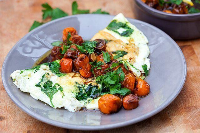 Egg White Omelette with Spinach, Tomatoes, and Feta